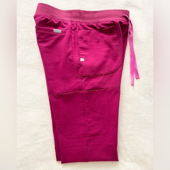 FIGS Women’s Nepal Skinny Scrub Pants XSP. Magenta color. EUC - Picture 4 of 6